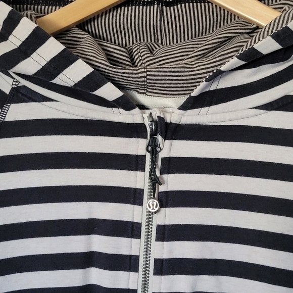 LULULEMON Rolling With My Omies Striped Hoodie | size 4 - Picture 5 of 7